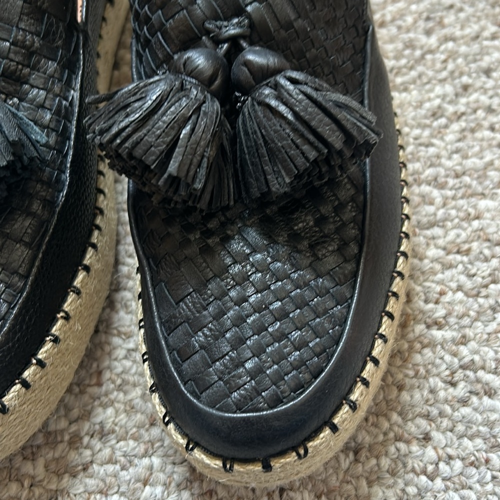 Shoes - Picture 2 of 6